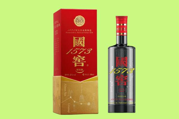 承德隆化县回收国窖1573.jpg